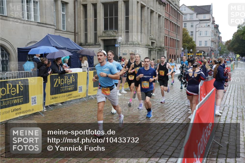 13.09.2026 - Kiel Lauf Yannick Fuchs http://msf.ph/oto/10433732 13.09.2026 11:43:15 Ziel 9569 meine-sportfotos.de