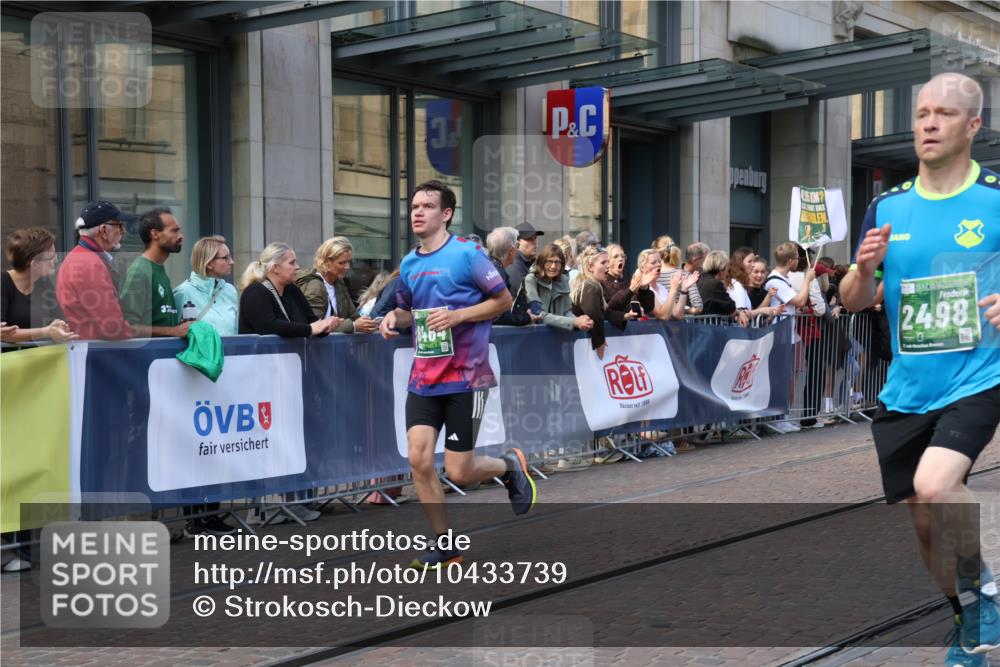 13.09.2026 - 21. swb-Marathon Bremen Strokosch-Dieckow http://msf.ph/oto/10433739 13.09.2026 13:12:54 Ziel 280, 313, 621, 868, 987, 1207, 2130, 2498, 2559, 2858, 2962, 3566, 3625, 4582, 5345, 5769, 6038, 6349, 6394, 7874, 8197, 8291, 8419, 8464, 9092, 9217, 1513, 2350, 2362, 2442, 2801, 2858, 3054, 3988, 4605, 4879, 5379, 5965, 6796, 8029, 8798, 9775, 9803, 13106, 13140 meine-sportfotos.de