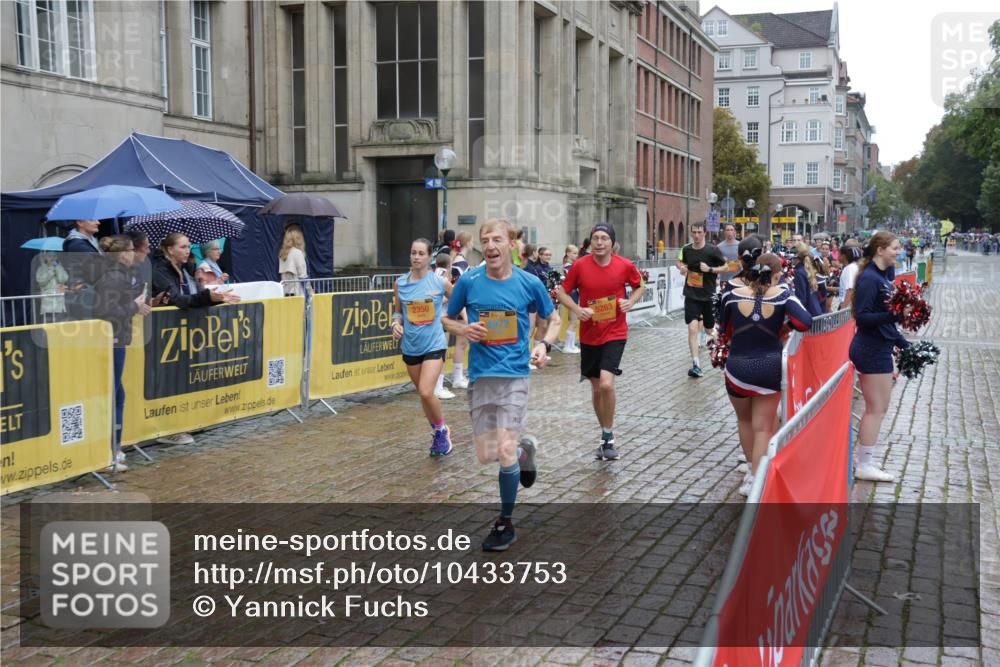 13.09.2026 - Kiel Lauf Yannick Fuchs http://msf.ph/oto/10433753 13.09.2026 11:43:18 Ziel 9569 meine-sportfotos.de