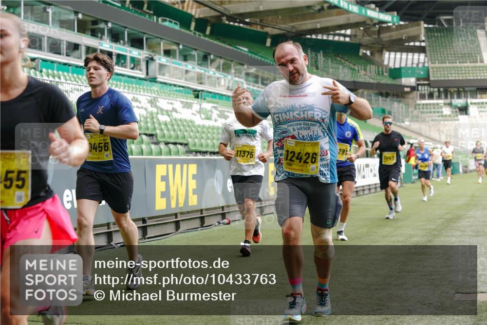 13.09.2026 - 21. swb-Marathon Bremen Michael Burmester http://msf.ph/oto/10433763 13.09.2026 10:24:39 Laufen im Stadion 10143, 10235, 10312, 10328, 10336, 10337, 10341, 10358, 10456, 10520, 10592, 10593, 10618, 10632, 10775, 10782, 10816, 10861, 10972, 10988, 11042, 11108, 11143, 11201, 11265, 11373, 11375, 11426, 11442, 11468, 11527, 11607, 11615, 11628, 11630, 11632, 11704, 11713, 11758, 11779, 11826, 11895, 11903, 11948, 12053, 12144, 12246, 12281, 12339, 12404, 12406, 12426, 12442, 12468, 12469, 12477, 12525, 13520, 13563, 13566, 13580, 13585, 13586 meine-sportfotos.de