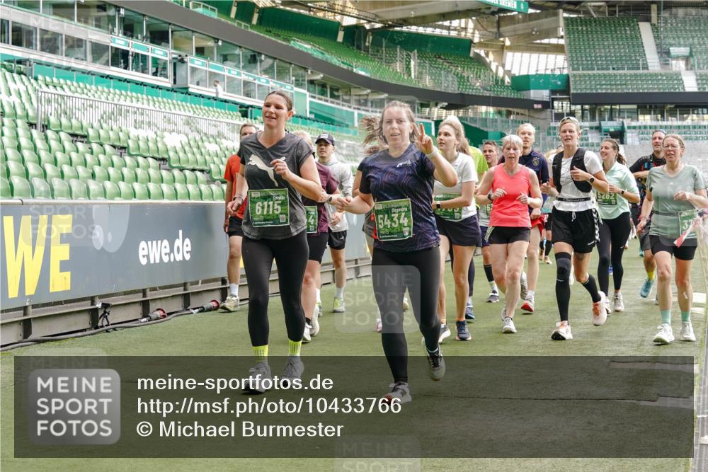 13.09.2026 - 21. swb-Marathon Bremen Michael Burmester http://msf.ph/oto/10433766 13.09.2026 13:31:25 Laufen im Stadion 122, 224, 295, 297, 344, 386, 405, 487, 617, 639, 806, 840, 965, 1114, 1142, 1310, 1314, 1326, 1329, 1427, 1529, 1775, 1801, 1810, 1811, 1869, 1892, 1897, 1904, 1983, 2216, 2242, 2249, 2253, 2270, 2344, 2368, 2372, 2615, 2629, 2637, 2643, 2677, 2719, 2726, 2869, 2871, 2877, 2918, 2945, 2952, 2994, 3038, 3094, 3101, 3140, 3223, 3227, 3379, 3401, 3426, 3572, 3644, 3723, 3736, 3746, 3873, 3876, 3918, 3929, 3944, 3960, 4162, 4309, 4460, 111 meine-sportfotos.de