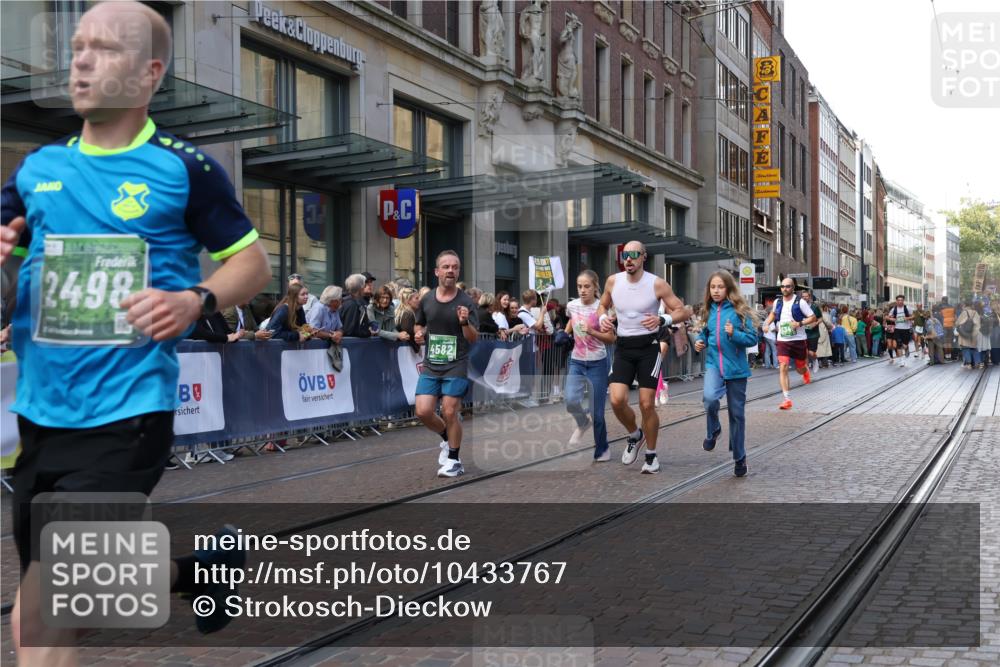13.09.2026 - 21. swb-Marathon Bremen Strokosch-Dieckow http://msf.ph/oto/10433767 13.09.2026 13:12:55 Ziel 280, 313, 621, 868, 987, 1207, 2130, 2498, 2559, 2962, 3566, 3625, 4582, 5345, 5769, 6038, 6349, 6394, 7874, 8197, 8291, 8419, 8464, 9092, 9217, 1513, 2350, 2362, 2442, 2559, 2801, 2858, 3054, 3988, 4605, 4879, 5379, 5965, 8029, 8798, 9775, 9803, 13106, 13140 meine-sportfotos.de