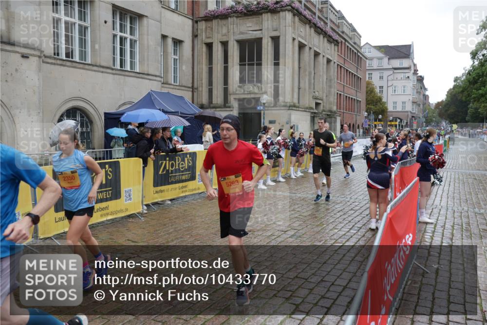 13.09.2026 - Kiel Lauf Yannick Fuchs http://msf.ph/oto/10433770 13.09.2026 11:43:19 Ziel 9569 meine-sportfotos.de