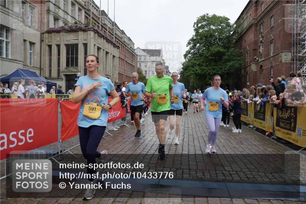 13.09.2026 - Kiel Lauf Yannick Fuchs http://msf.ph/oto/10433776 13.09.2026 09:47:34 Ziel 466, 591, 3192, 3373, 3629, 4011, 4479, 4480, 5517, 6072, 6639, 6696, 7767, 8503, 8540, 8777, 8833, 9528, 9634, 9936, 10789, 544, 1235, 1324, 2587, 2759, 2870, 4940, 5167, 5217, 5351, 6575, 7461, 8231, 8524, 9091, 10009, 10076, 10224, 10555, 10742, 10744, 11862, 11964, 12635, 390, 1743, 2241, 2755, 3735, 3812, 4103, 4225, 4365, 4400, 4460, 4952, 5215, 6078, 6942, 8096, 9697, 10823, 11396, 11654, 12007, 12099, 12167, 12393, 1402, 2718, 2759, 2779 meine-sportfotos.de