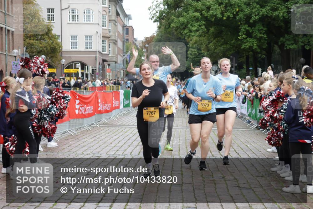 13.09.2026 - Kiel Lauf Yannick Fuchs http://msf.ph/oto/10433820 13.09.2026 09:47:36 Ziel 466, 591, 3192, 3373, 3629, 4011, 4479, 4480, 4952, 5517, 6072, 6639, 6696, 7767, 8503, 8540, 8777, 8833, 9528, 9634, 9936, 10789, 544, 1235, 1324, 2587, 2870, 3192, 5167, 6575, 7461, 8231, 8524, 9091, 9634, 10009, 10076, 10224, 10555, 10742, 10744, 11862, 11964, 12635, 218, 390, 1743, 2241, 2755, 3735, 3812, 4103, 4225, 4365, 4400, 4460, 5215, 6078, 6942, 8096, 9697, 10823, 11396, 11654, 12007, 12099, 12167, 12393, 1402, 2759, 2779 meine-sportfotos.de