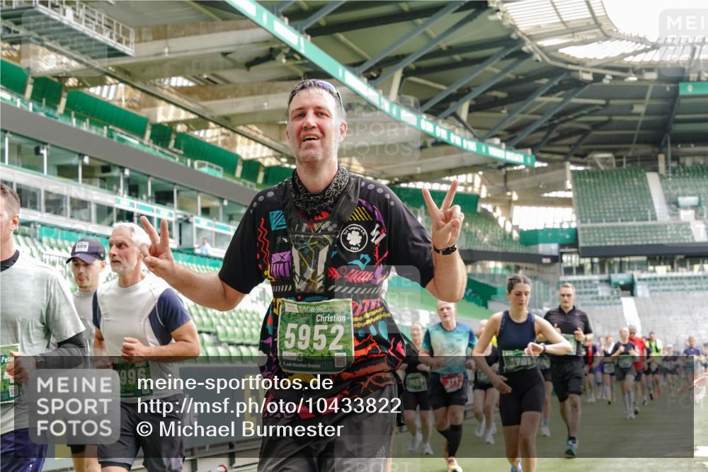13.09.2026 - 21. swb-Marathon Bremen Michael Burmester http://msf.ph/oto/10433822 13.09.2026 13:31:30 Laufen im Stadion 122, 224, 295, 297, 344, 386, 405, 487, 617, 639, 806, 840, 965, 1114, 1133, 1142, 1310, 1314, 1326, 1329, 1427, 1529, 1775, 1801, 1810, 1811, 1869, 1892, 1897, 1904, 2216, 2242, 2249, 2253, 2270, 2344, 2368, 2372, 2556, 2615, 2629, 2637, 2643, 2677, 2719, 2726, 2869, 2871, 2877, 2918, 2945, 2952, 2994, 3038, 3094, 3101, 3140, 3223, 3227, 3379, 3401, 3426, 3572, 3644, 3723, 3736, 3746, 3873, 3876, 3918, 3944, 3960, 4162, 4309, 4460, 111 meine-sportfotos.de