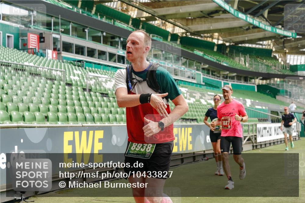 13.09.2026 - 21. swb-Marathon Bremen Michael Burmester http://msf.ph/oto/10433827 13.09.2026 13:05:02 Laufen im Stadion 178, 209, 210, 244, 323, 394, 534, 536, 565, 647, 725, 881, 891, 900, 1073, 1239, 1243, 1307, 1308, 1343, 1373, 1380, 1456, 1479, 1627, 1649, 1653, 1656, 1687, 1780, 1914, 1932, 1941, 2023, 2089, 2126, 2223, 2241, 2244, 2265, 2301, 2310, 2369, 2430, 2452, 2464, 2602, 2723, 2742, 2764, 2851, 2867, 2872, 2891, 2910, 2919, 2957, 2959, 2985, 3028, 3030, 3115, 3217, 3278, 3320, 3343, 3419, 3425, 3444, 3454, 3485, 3521, 3579, 3796, 3909, 242 meine-sportfotos.de
