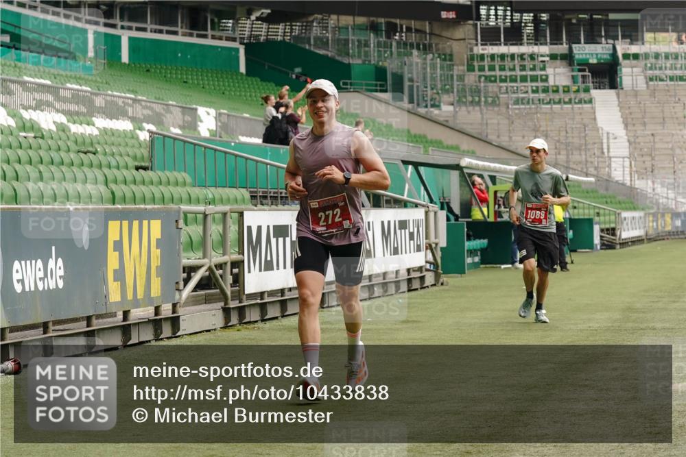 13.09.2026 - 21. swb-Marathon Bremen Michael Burmester http://msf.ph/oto/10433838 13.09.2026 12:34:29 Laufen im Stadion 250, 272, 299, 525, 919, 1089, 1212, 2072, 5428, 7741, 417, 573, 1168, 1214, 1357, 1453, 1639, 4474, 5212, 6485, 6507, 8044, 8285 meine-sportfotos.de