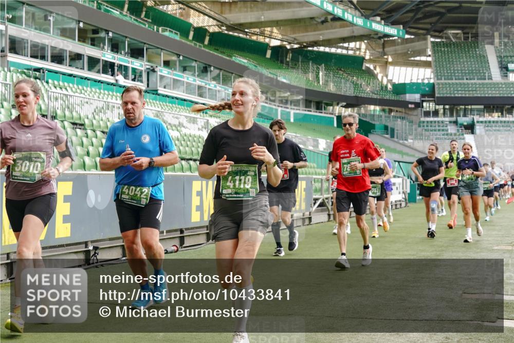 13.09.2026 - 21. swb-Marathon Bremen Michael Burmester http://msf.ph/oto/10433841 13.09.2026 13:31:37 Laufen im Stadion 122, 224, 295, 297, 344, 386, 487, 617, 639, 690, 806, 840, 965, 1114, 1133, 1142, 1310, 1314, 1326, 1329, 1427, 1529, 1775, 1801, 1869, 1892, 1897, 1904, 1923, 2216, 2242, 2249, 2253, 2270, 2274, 2344, 2368, 2372, 2523, 2556, 2615, 2629, 2637, 2643, 2677, 2719, 2726, 2869, 2871, 2877, 2918, 2945, 2952, 2994, 3038, 3094, 3101, 3140, 3223, 3227, 3350, 3379, 3401, 3426, 3572, 3644, 3723, 3736, 3746, 3873, 3876, 3918, 3944, 3960, 4162, 4309, 4460, 111 meine-sportfotos.de