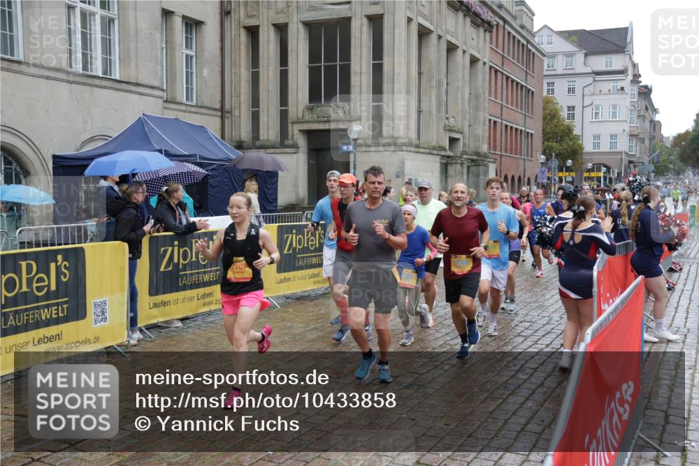 13.09.2026 - Kiel Lauf Yannick Fuchs http://msf.ph/oto/10433858 13.09.2026 11:43:26 Ziel 9569 meine-sportfotos.de