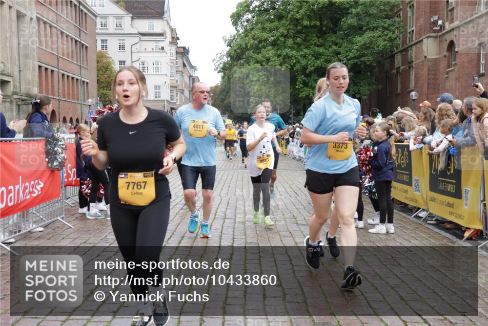 13.09.2026 - Kiel Lauf Yannick Fuchs http://msf.ph/oto/10433860 13.09.2026 09:47:38 Ziel 466, 591, 3373, 3629, 4011, 4400, 4479, 4480, 4952, 5517, 6072, 6639, 6696, 7767, 8503, 8540, 8777, 8833, 9528, 9697, 9936, 10789, 544, 1235, 1324, 2587, 2870, 3192, 3629, 5167, 6575, 7461, 8231, 8524, 9091, 9634, 10076, 10224, 10555, 10742, 10744, 11862, 11964, 12635, 122, 218, 390, 1743, 2241, 2755, 3735, 3812, 4103, 4225, 4288, 4365, 4460, 5215, 6078, 6809, 6942, 7258, 8096, 10823, 11396, 11654, 12007, 12099, 12167, 12393, 1402, 2759, 2779 meine-sportfotos.de