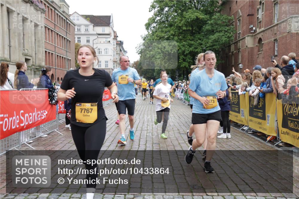 13.09.2026 - Kiel Lauf Yannick Fuchs http://msf.ph/oto/10433864 13.09.2026 09:47:39 Ziel 466, 591, 3373, 4011, 4400, 4479, 4480, 4952, 5517, 6072, 6639, 6696, 7767, 8503, 8540, 8777, 8833, 9528, 9697, 9936, 10789, 544, 1235, 1324, 2587, 2870, 3192, 3629, 5167, 6072, 6575, 6639, 7461, 8231, 8524, 9091, 9634, 9936, 10076, 10224, 10555, 10742, 10744, 11862, 11964, 12635, 122, 218, 390, 1743, 2241, 2755, 3735, 3812, 4103, 4225, 4288, 4365, 4460, 5215, 6078, 6809, 6942, 7258, 8096, 10823, 11396, 11654, 12007, 12099, 12167, 12393, 2759 meine-sportfotos.de