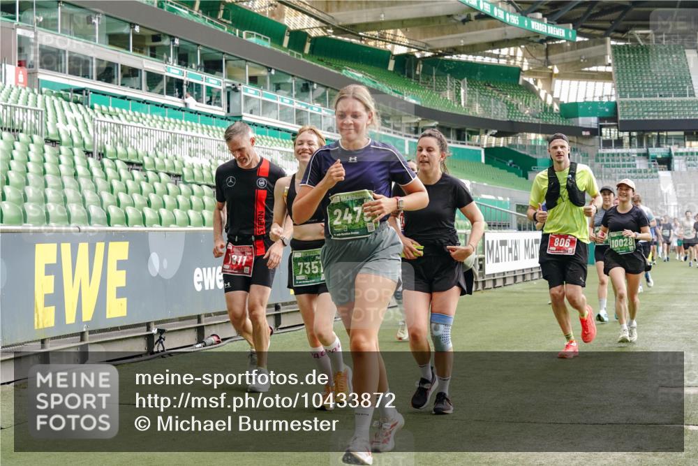 13.09.2026 - 21. swb-Marathon Bremen Michael Burmester http://msf.ph/oto/10433872 13.09.2026 13:31:41 Laufen im Stadion 122, 224, 295, 297, 344, 386, 487, 617, 639, 690, 806, 840, 965, 1114, 1133, 1142, 1310, 1314, 1326, 1329, 1427, 1529, 1775, 1801, 1869, 1892, 1897, 1904, 1923, 2216, 2242, 2249, 2253, 2270, 2274, 2344, 2368, 2372, 2523, 2556, 2629, 2637, 2643, 2649, 2677, 2719, 2726, 2848, 2869, 2871, 2877, 2918, 2945, 2952, 2994, 3038, 3094, 3101, 3140, 3223, 3227, 3350, 3379, 3401, 3426, 3572, 3644, 3723, 3736, 3746, 3873, 3876, 3918, 3944, 3960, 4162, 4309, 4460, 111 meine-sportfotos.de