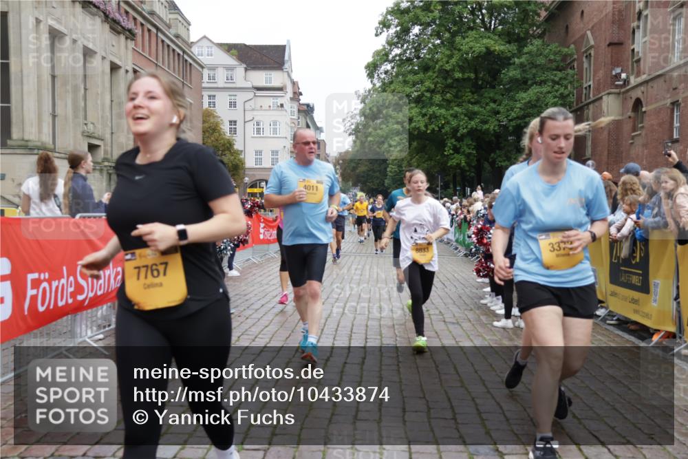13.09.2026 - Kiel Lauf Yannick Fuchs http://msf.ph/oto/10433874 13.09.2026 09:47:39 Ziel 466, 591, 3373, 4011, 4400, 4479, 4480, 4952, 5517, 6072, 6639, 6696, 7767, 8503, 8540, 8777, 8833, 9528, 9697, 9936, 10789, 544, 1235, 1324, 2587, 2870, 3192, 3629, 5167, 6072, 6575, 6639, 7461, 8231, 8524, 9091, 9634, 9936, 10076, 10224, 10555, 10742, 10744, 11862, 11964, 12635, 122, 218, 390, 1743, 2241, 2755, 3735, 3812, 4103, 4225, 4288, 4365, 4460, 5215, 6078, 6809, 6942, 7258, 8096, 10823, 11396, 11654, 12007, 12099, 12167, 12393, 2759 meine-sportfotos.de
