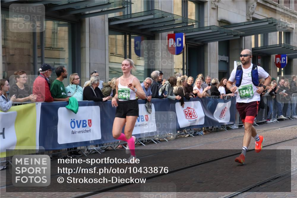 13.09.2026 - 21. swb-Marathon Bremen Strokosch-Dieckow http://msf.ph/oto/10433876 13.09.2026 13:12:57 Ziel 280, 313, 621, 868, 987, 1207, 2130, 2360, 2498, 2962, 3566, 3625, 4582, 5345, 5769, 6038, 6349, 6394, 6407, 7874, 8197, 8291, 8419, 8464, 8568, 8963, 9092, 1513, 2350, 2362, 2442, 2559, 2801, 2858, 3988, 4605, 4879, 5379, 5965, 6349, 8029, 8798, 9217, 9775, 13106, 13140 meine-sportfotos.de