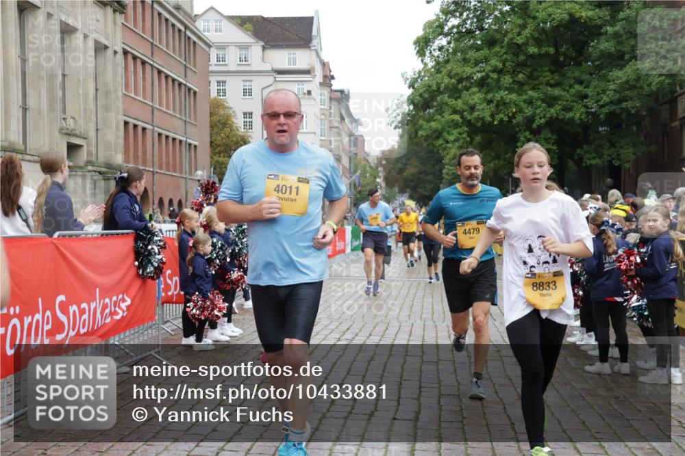 13.09.2026 - Kiel Lauf Yannick Fuchs http://msf.ph/oto/10433881 13.09.2026 09:47:39 Ziel 466, 591, 3373, 4011, 4400, 4479, 4480, 4952, 5517, 6072, 6639, 6696, 7767, 8503, 8540, 8777, 8833, 9528, 9697, 9936, 10789, 544, 1235, 1324, 2587, 2870, 3192, 3629, 5167, 6072, 6575, 6639, 7461, 8231, 8524, 9091, 9634, 9936, 10076, 10224, 10555, 10742, 10744, 11862, 11964, 12635, 122, 218, 390, 1743, 2241, 2755, 3735, 3812, 4103, 4225, 4288, 4365, 4460, 5215, 6078, 6809, 6942, 7258, 8096, 10823, 11396, 11654, 12007, 12099, 12167, 12393, 2759 meine-sportfotos.de