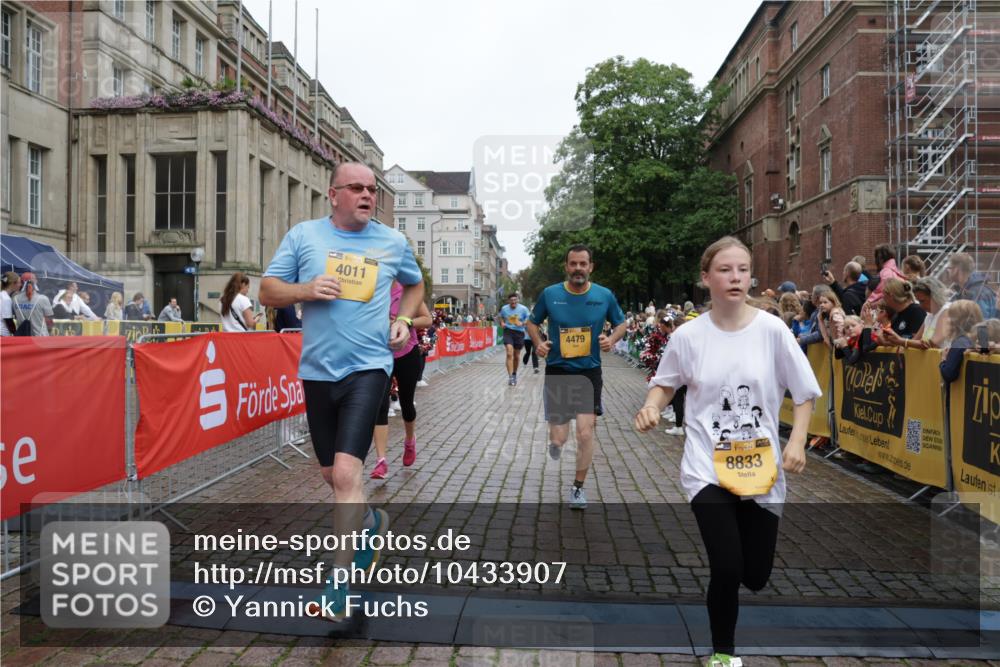 13.09.2026 - Kiel Lauf Yannick Fuchs http://msf.ph/oto/10433907 13.09.2026 09:47:40 Ziel 390, 466, 591, 3373, 4011, 4400, 4479, 4480, 4952, 5517, 6696, 7767, 8503, 8540, 8777, 8833, 9528, 9697, 10789, 544, 1235, 1324, 2587, 2870, 3192, 3629, 5167, 6072, 6575, 6639, 7461, 8231, 8524, 8540, 8777, 9091, 9634, 9936, 10076, 10224, 10555, 10742, 10744, 11862, 11964, 12635, 122, 218, 1743, 2241, 2755, 3735, 3812, 4103, 4225, 4288, 4365, 4460, 4710, 5215, 6078, 6809, 6942, 7258, 8096, 10823, 11396, 11654, 12007, 12099, 12167, 12393, 2759 meine-sportfotos.de