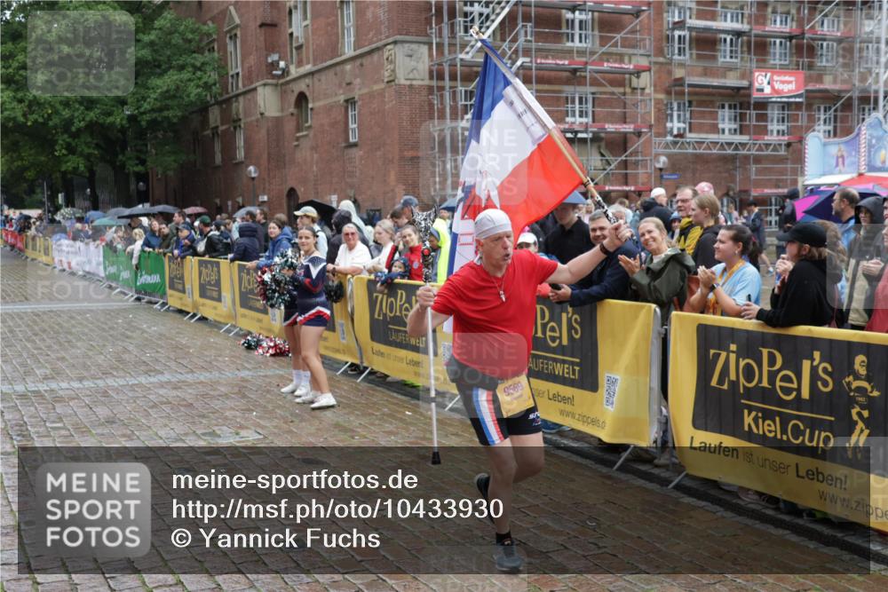 13.09.2026 - Kiel Lauf Yannick Fuchs http://msf.ph/oto/10433930 13.09.2026 11:43:40 Ziel 9569, 9569 meine-sportfotos.de