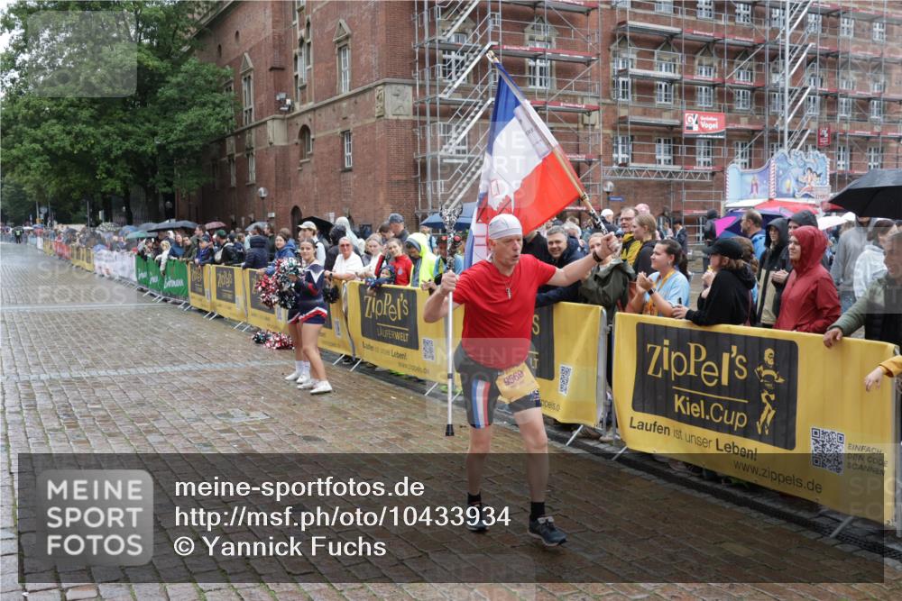 13.09.2026 - Kiel Lauf Yannick Fuchs http://msf.ph/oto/10433934 13.09.2026 11:43:40 Ziel 9569, 9569 meine-sportfotos.de