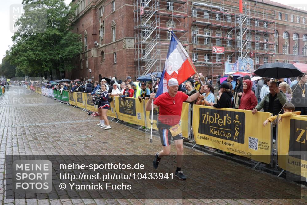 13.09.2026 - Kiel Lauf Yannick Fuchs http://msf.ph/oto/10433941 13.09.2026 11:43:41 Ziel 9569, 9569 meine-sportfotos.de