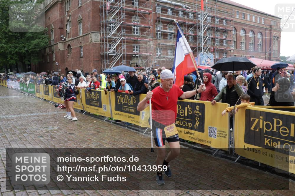 13.09.2026 - Kiel Lauf Yannick Fuchs http://msf.ph/oto/10433959 13.09.2026 11:43:41 Ziel 9569, 9569 meine-sportfotos.de