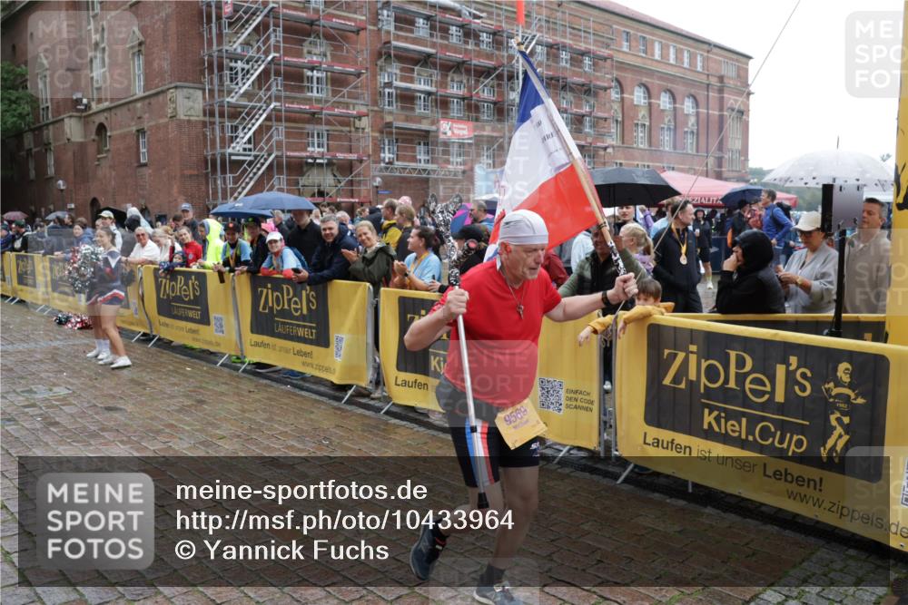 13.09.2026 - Kiel Lauf Yannick Fuchs http://msf.ph/oto/10433964 13.09.2026 11:43:41 Ziel 9569, 9569 meine-sportfotos.de