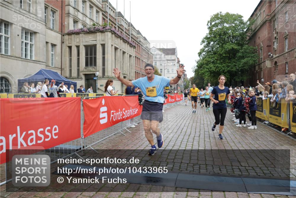 13.09.2026 - Kiel Lauf Yannick Fuchs http://msf.ph/oto/10433965 13.09.2026 09:47:44 Ziel 390, 466, 3373, 3735, 4011, 4103, 4365, 4400, 4460, 4479, 4952, 6078, 7767, 8096, 8503, 8833, 9528, 9697, 11654, 12099, 544, 591, 1235, 1324, 2587, 2870, 3192, 3629, 4480, 5167, 5517, 6072, 6575, 6639, 6696, 7461, 8231, 8503, 8524, 8540, 8777, 9091, 9634, 9936, 10076, 10555, 10789, 11964, 12635, 122, 218, 366, 1713, 1743, 2241, 2755, 3812, 4225, 4288, 4467, 4710, 5215, 6242, 6809, 6942, 7258, 9694, 10823, 11396, 12007, 12167, 12393, 2587, 7461, 9091 meine-sportfotos.de