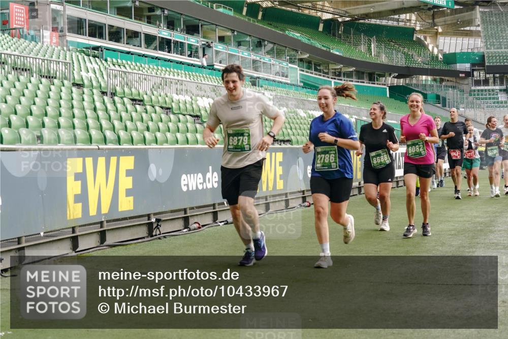 13.09.2026 - 21. swb-Marathon Bremen Michael Burmester http://msf.ph/oto/10433967 13.09.2026 13:31:55 Laufen im Stadion 122, 224, 295, 344, 350, 386, 487, 490, 617, 639, 690, 806, 840, 965, 1114, 1133, 1142, 1310, 1314, 1326, 1329, 1427, 1529, 1775, 1801, 1869, 1892, 1897, 1904, 1923, 2216, 2230, 2231, 2253, 2270, 2274, 2320, 2344, 2368, 2372, 2374, 2456, 2514, 2523, 2539, 2556, 2629, 2637, 2643, 2649, 2677, 2719, 2726, 2848, 2877, 2918, 2945, 2952, 2994, 3038, 3094, 3101, 3140, 3223, 3350, 3379, 3401, 3426, 3572, 3644, 3723, 3736, 3746, 3873, 3876, 3918, 3944, 3960, 4162, 4309, 4460, 111 meine-sportfotos.de