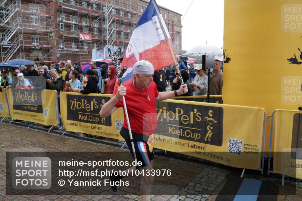 13.09.2026 - Kiel Lauf Yannick Fuchs http://msf.ph/oto/10433976 13.09.2026 11:43:42 Ziel 9569, 9569 meine-sportfotos.de