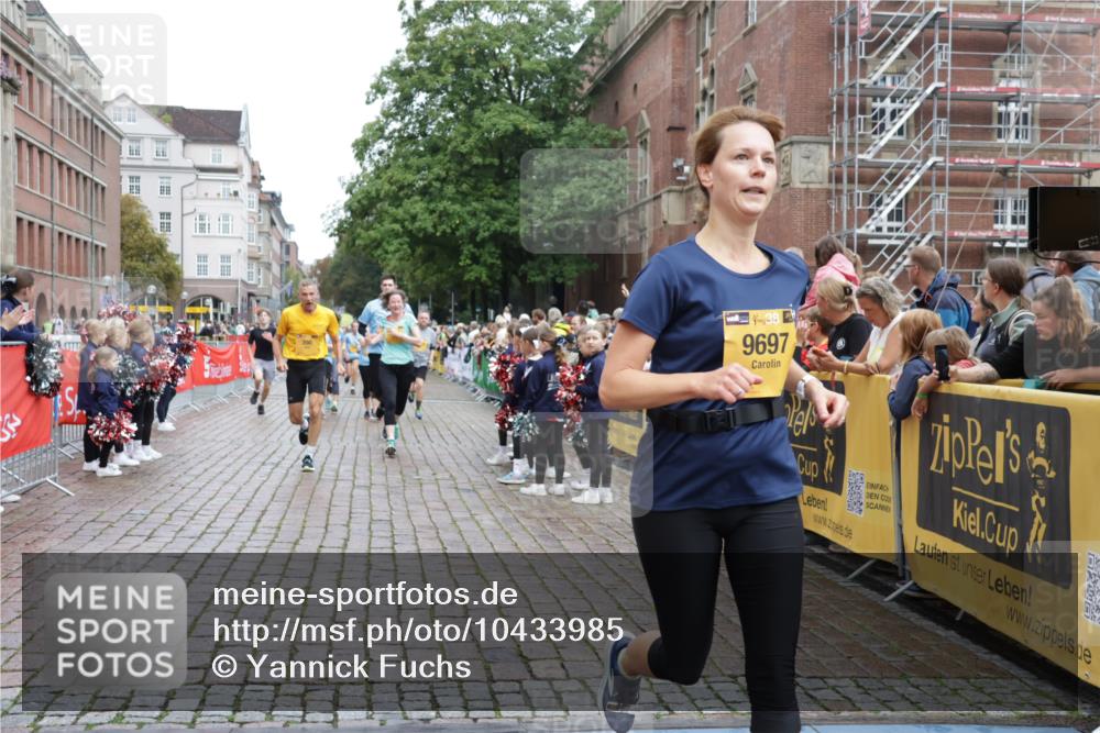 13.09.2026 - Kiel Lauf Yannick Fuchs http://msf.ph/oto/10433985 13.09.2026 09:47:46 Ziel 390, 466, 1743, 3373, 3735, 4011, 4103, 4365, 4400, 4460, 4479, 4952, 6078, 7767, 8096, 8833, 9528, 9697, 11396, 11654, 12099, 544, 591, 1235, 1324, 2587, 2870, 3192, 3373, 3629, 4480, 5167, 5517, 6072, 6575, 6639, 6696, 7767, 8231, 8503, 8524, 8540, 8777, 9091, 9634, 9936, 10076, 10555, 10789, 12635, 122, 218, 366, 1227, 1713, 2241, 2755, 3812, 4225, 4288, 4467, 4710, 5215, 6242, 6809, 6942, 7258, 9694, 10823, 12007, 12167, 12393, 1235, 2587, 5167, 7461, 8524, 9091, 10076 meine-sportfotos.de