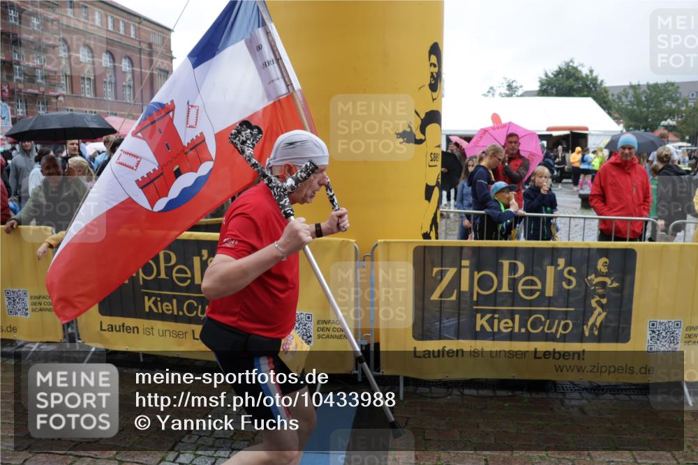 13.09.2026 - Kiel Lauf Yannick Fuchs http://msf.ph/oto/10433988 13.09.2026 11:43:42 Ziel 9569, 9569 meine-sportfotos.de