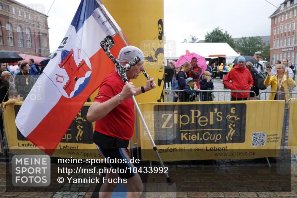 13.09.2026 - Kiel Lauf Yannick Fuchs http://msf.ph/oto/10433992 13.09.2026 11:43:42 Ziel 9569, 9569 meine-sportfotos.de