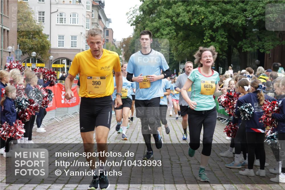 13.09.2026 - Kiel Lauf Yannick Fuchs http://msf.ph/oto/10433993 13.09.2026 09:47:47 Ziel 390, 466, 1743, 3735, 4011, 4103, 4365, 4400, 4460, 4479, 4952, 5215, 6078, 8096, 8833, 9528, 9697, 10823, 11396, 11654, 12099, 466, 544, 591, 1235, 1324, 2587, 2870, 3192, 3373, 3629, 4011, 4480, 5167, 5517, 6072, 6575, 6639, 6696, 7767, 8231, 8503, 8524, 8540, 8777, 8833, 9634, 9936, 10076, 10555, 10789, 12635, 122, 218, 366, 1227, 1713, 2241, 2755, 3812, 4225, 4288, 4467, 4710, 6242, 6809, 6942, 7258, 9694, 12007, 12167, 12393, 1235, 2587, 5167, 7461, 8524, 9091, 10076 meine-sportfotos.de