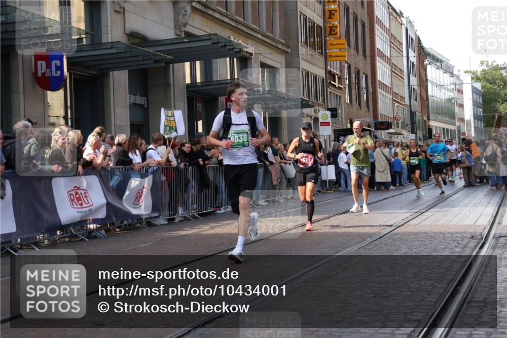 13.09.2026 - 21. swb-Marathon Bremen Strokosch-Dieckow http://msf.ph/oto/10434001 13.09.2026 13:13:01 Ziel 280, 313, 621, 779, 987, 1207, 2130, 2360, 2498, 2882, 2962, 3566, 3625, 4582, 5345, 5769, 6038, 6394, 6407, 7874, 8197, 8291, 8464, 8477, 8568, 8963, 9092, 313, 868, 1513, 2350, 2442, 2559, 2801, 2858, 3988, 4605, 5379, 5965, 6349, 8029, 8291, 8419, 8798, 9217, 9775, 13106, 13140 meine-sportfotos.de