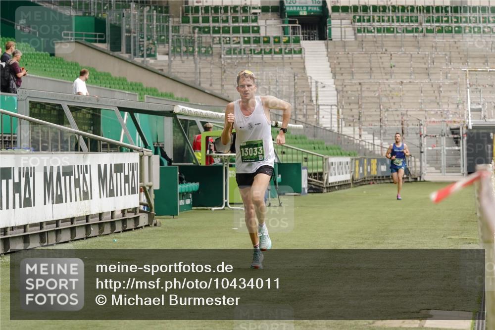 13.09.2026 - 21. swb-Marathon Bremen Michael Burmester http://msf.ph/oto/10434011 13.09.2026 12:35:06 Laufen im Stadion 250, 272, 299, 525, 919, 1089, 1212, 1550, 1875, 2072, 4232, 7692, 417, 482, 573, 668, 943, 1020, 1126, 1357, 1507, 1639, 2100, 4474, 5212, 6485, 6507, 8044, 8285 meine-sportfotos.de
