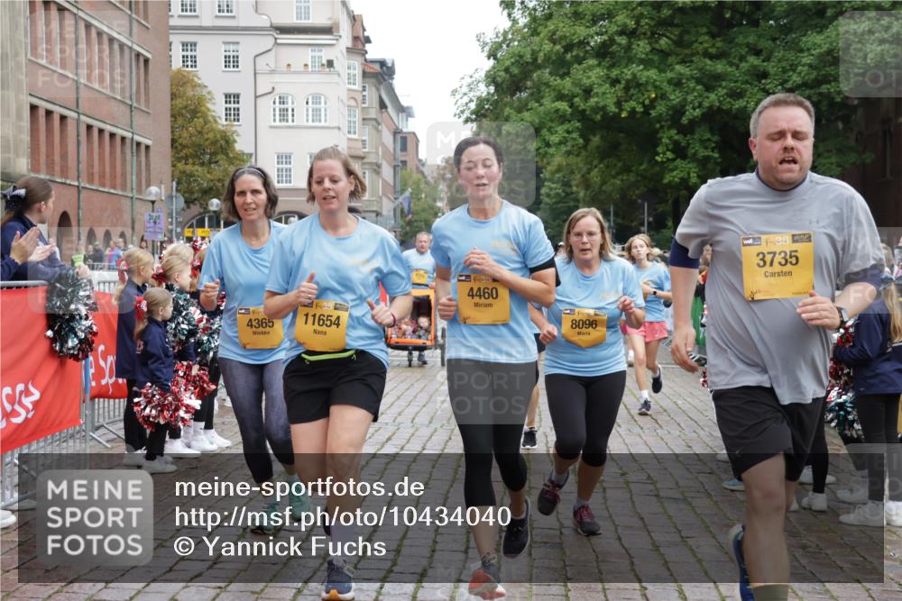 13.09.2026 - Kiel Lauf Yannick Fuchs http://msf.ph/oto/10434040 13.09.2026 09:47:50 Ziel 218, 390, 1743, 2241, 2755, 3735, 3812, 4103, 4225, 4365, 4400, 4460, 4952, 5215, 6078, 6942, 8096, 9697, 10823, 11396, 11654, 12007, 12099, 12167, 12393, 466, 544, 591, 1324, 2870, 3192, 3373, 3629, 4011, 4479, 4480, 5517, 6072, 6575, 6639, 6696, 7767, 8231, 8503, 8540, 8777, 8833, 9528, 9634, 9936, 10555, 10789, 122, 366, 872, 1227, 1713, 4288, 4467, 4710, 6242, 6809, 7070, 7258, 7481, 8080, 9694, 1235, 2587, 5167, 7461, 8524, 9091, 10076, 10555 meine-sportfotos.de