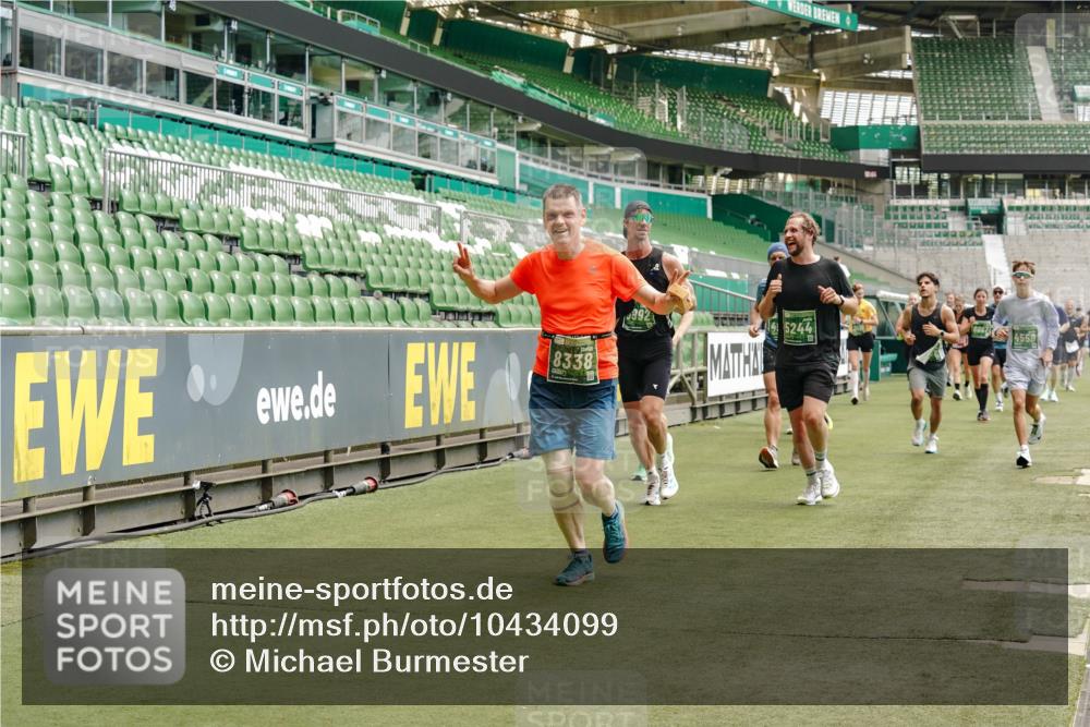 13.09.2026 - 21. swb-Marathon Bremen Michael Burmester http://msf.ph/oto/10434099 13.09.2026 13:05:05 Laufen im Stadion 178, 209, 210, 217, 244, 323, 394, 534, 536, 565, 647, 881, 891, 900, 1073, 1239, 1243, 1307, 1308, 1343, 1373, 1380, 1456, 1479, 1533, 1627, 1649, 1653, 1656, 1687, 1780, 1914, 1932, 1941, 2023, 2089, 2126, 2241, 2244, 2265, 2301, 2310, 2369, 2430, 2452, 2464, 2602, 2723, 2742, 2764, 2851, 2867, 2872, 2891, 2910, 2919, 2957, 2959, 2985, 3028, 3030, 3115, 3217, 3278, 3320, 3343, 3419, 3425, 3444, 3454, 3485, 3521, 3579, 3796, 3909, 242 meine-sportfotos.de