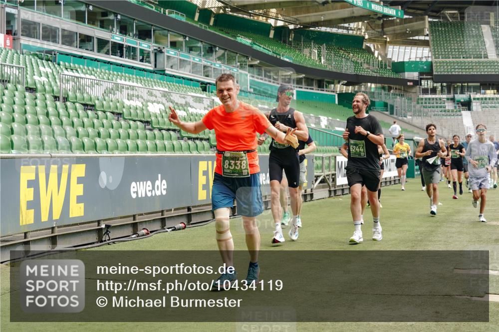 13.09.2026 - 21. swb-Marathon Bremen Michael Burmester http://msf.ph/oto/10434119 13.09.2026 13:05:06 Laufen im Stadion 178, 209, 210, 217, 244, 323, 394, 534, 536, 565, 647, 881, 891, 900, 1073, 1239, 1243, 1307, 1308, 1343, 1373, 1380, 1456, 1479, 1533, 1627, 1649, 1653, 1656, 1687, 1780, 1914, 1932, 1941, 2023, 2089, 2126, 2241, 2244, 2265, 2301, 2310, 2369, 2430, 2452, 2464, 2602, 2723, 2742, 2764, 2851, 2867, 2872, 2891, 2910, 2919, 2957, 2959, 2985, 3028, 3030, 3115, 3217, 3278, 3320, 3343, 3419, 3425, 3444, 3454, 3485, 3521, 3579, 3796, 3909, 242 meine-sportfotos.de