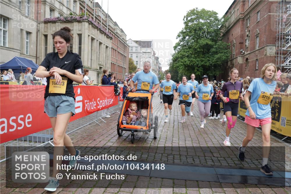 13.09.2026 - Kiel Lauf Yannick Fuchs http://msf.ph/oto/10434148 13.09.2026 09:47:55 Ziel 122, 218, 390, 1743, 2241, 2755, 3735, 3812, 4103, 4225, 4288, 4365, 4460, 4710, 5215, 6078, 6809, 6942, 7258, 8096, 10823, 11396, 11654, 12007, 12099, 12167, 12393, 390, 466, 544, 591, 1324, 2870, 3192, 3373, 3629, 4011, 4400, 4479, 4480, 4952, 5517, 6072, 6575, 6639, 6696, 7767, 8231, 8503, 8540, 8777, 8833, 9528, 9634, 9697, 9936, 10789, 366, 872, 1227, 1713, 2970, 4219, 4467, 6242, 7070, 7247, 7481, 8080, 9694, 9755, 1235, 5167, 8524, 10076, 10555 meine-sportfotos.de