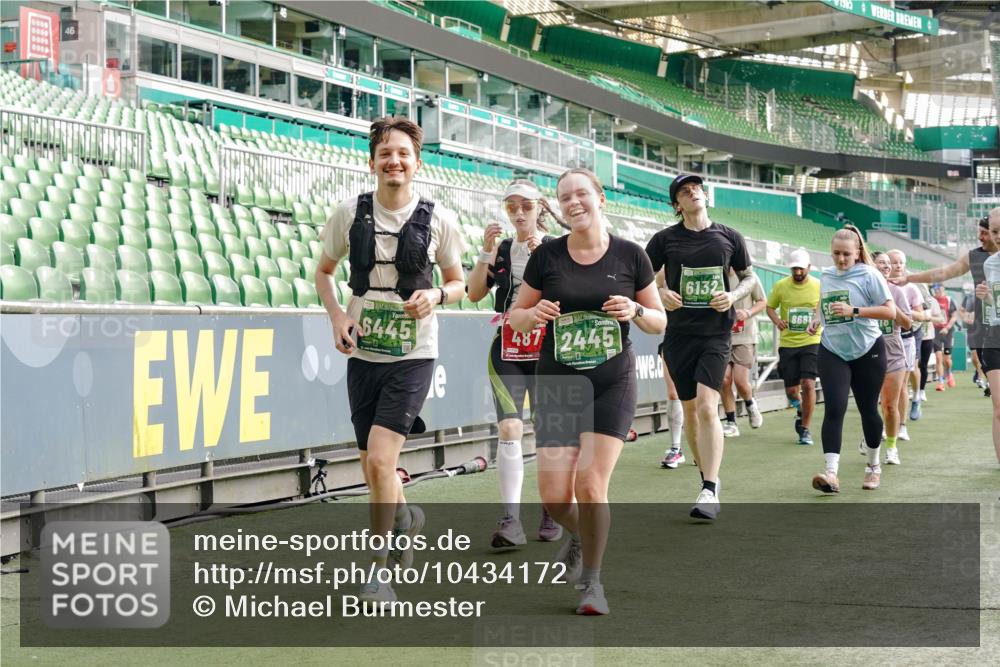 13.09.2026 - 21. swb-Marathon Bremen Michael Burmester http://msf.ph/oto/10434172 13.09.2026 13:33:01 Laufen im Stadion 155, 344, 350, 386, 428, 490, 594, 617, 690, 765, 786, 787, 1001, 1051, 1098, 1133, 1142, 1292, 1310, 1326, 1377, 1427, 1557, 1591, 1592, 1760, 1801, 1869, 1892, 1897, 1923, 2077, 2132, 2226, 2230, 2231, 2253, 2270, 2274, 2320, 2344, 2374, 2399, 2400, 2456, 2479, 2514, 2515, 2523, 2539, 2556, 2616, 2630, 2649, 2718, 2769, 2787, 2848, 2945, 2982, 3014, 3140, 3223, 3350, 3379, 3443, 3503, 3572, 3577, 3601, 3614, 3644, 3736, 3746, 3797, 3901, 3911, 3944, 3952, 3960 meine-sportfotos.de