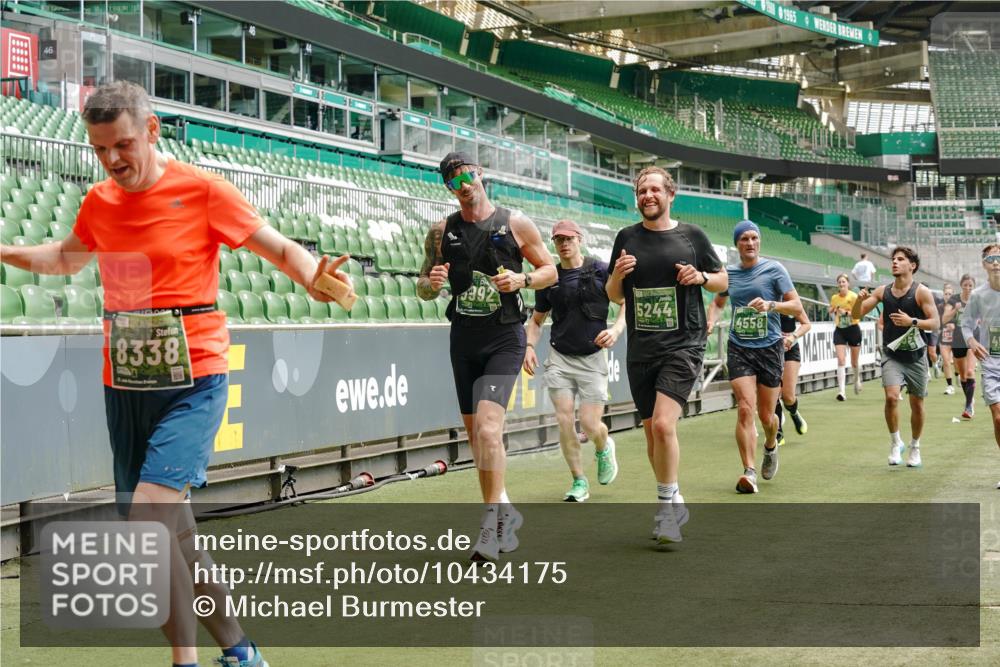13.09.2026 - 21. swb-Marathon Bremen Michael Burmester http://msf.ph/oto/10434175 13.09.2026 13:05:07 Laufen im Stadion 178, 209, 210, 217, 244, 323, 394, 534, 536, 565, 647, 881, 891, 900, 1073, 1239, 1243, 1307, 1308, 1343, 1373, 1380, 1456, 1479, 1533, 1627, 1649, 1653, 1656, 1687, 1780, 1914, 1932, 1941, 2023, 2089, 2126, 2241, 2244, 2265, 2301, 2310, 2369, 2430, 2452, 2464, 2602, 2723, 2742, 2764, 2851, 2867, 2872, 2891, 2910, 2919, 2957, 2959, 2985, 3028, 3030, 3115, 3217, 3278, 3320, 3343, 3419, 3425, 3444, 3454, 3485, 3521, 3579, 3796, 3909, 242 meine-sportfotos.de