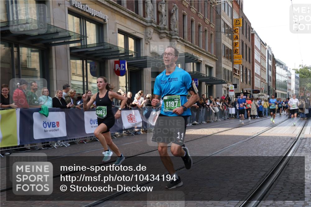 13.09.2026 - 21. swb-Marathon Bremen Strokosch-Dieckow http://msf.ph/oto/10434194 13.09.2026 13:13:06 Ziel 280, 621, 779, 987, 2130, 2360, 2401, 2767, 2882, 2962, 3566, 4582, 5345, 5769, 6038, 6394, 6407, 7493, 8197, 8464, 8477, 8568, 8840, 8963, 9442, 313, 868, 987, 1207, 1513, 2350, 2442, 2498, 2559, 2801, 2858, 3625, 4605, 5379, 5965, 6349, 7874, 8029, 8291, 8419, 8798, 9092, 9217, 13140 meine-sportfotos.de