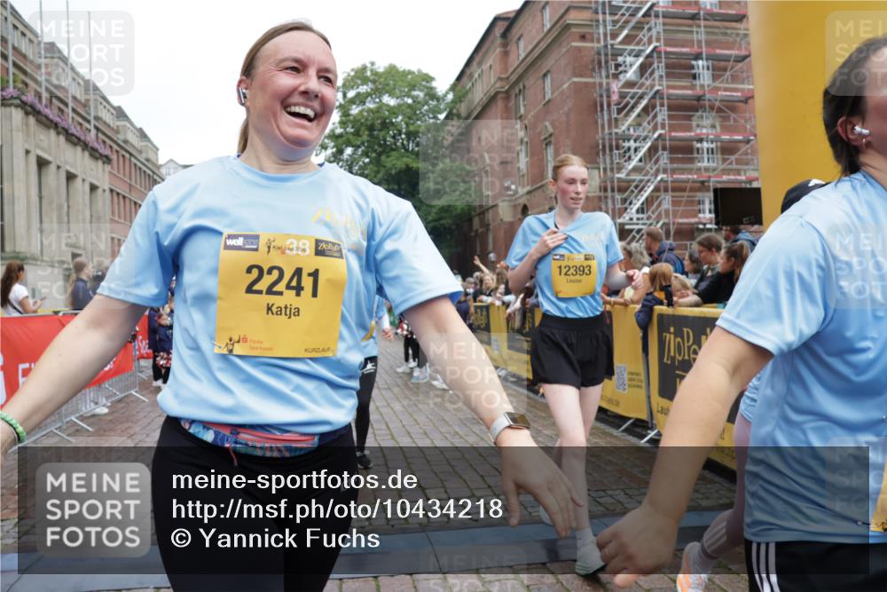 13.09.2026 - Kiel Lauf Yannick Fuchs http://msf.ph/oto/10434218 13.09.2026 09:47:57 Ziel 122, 218, 1713, 1743, 2241, 2755, 3735, 3812, 4225, 4288, 4365, 4460, 4710, 5215, 6809, 6942, 7258, 8096, 9694, 10823, 11396, 11654, 12007, 12167, 12393, 390, 466, 544, 591, 2870, 3192, 3373, 3629, 3735, 4011, 4103, 4400, 4479, 4480, 4952, 5517, 6072, 6078, 6639, 6696, 7767, 8503, 8540, 8777, 8833, 9528, 9634, 9697, 9936, 10789, 12099, 366, 872, 1047, 1227, 1976, 2656, 2671, 2970, 4219, 4467, 6242, 7070, 7247, 7481, 8080, 9755, 10200, 10555 meine-sportfotos.de