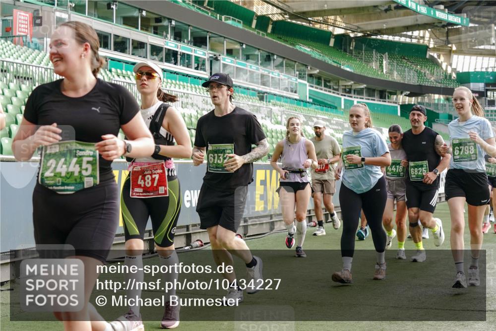 13.09.2026 - 21. swb-Marathon Bremen Michael Burmester http://msf.ph/oto/10434227 13.09.2026 13:33:03 Laufen im Stadion 155, 344, 350, 386, 428, 490, 594, 617, 690, 765, 786, 787, 1001, 1051, 1098, 1133, 1142, 1292, 1310, 1326, 1377, 1427, 1557, 1591, 1592, 1661, 1760, 1801, 1869, 1892, 1897, 1923, 2077, 2132, 2226, 2230, 2231, 2253, 2270, 2274, 2320, 2344, 2374, 2399, 2400, 2456, 2479, 2514, 2515, 2523, 2539, 2556, 2616, 2630, 2649, 2718, 2757, 2769, 2787, 2848, 2945, 2982, 3014, 3140, 3223, 3350, 3379, 3443, 3503, 3572, 3577, 3601, 3614, 3644, 3736, 3746, 3797, 3875, 3901, 3911, 3952, 3960 meine-sportfotos.de