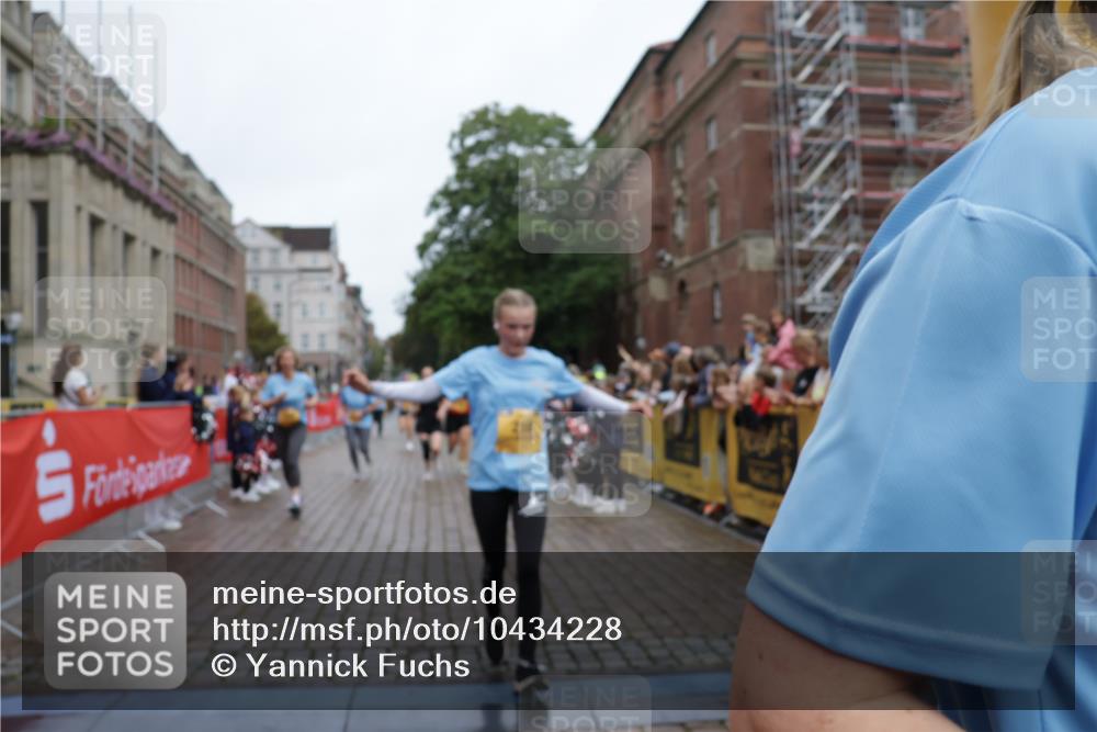 13.09.2026 - Kiel Lauf Yannick Fuchs http://msf.ph/oto/10434228 13.09.2026 09:47:58 Ziel 122, 218, 366, 1713, 1743, 2241, 2755, 3812, 4225, 4288, 4365, 4460, 4710, 5215, 6242, 6809, 6942, 7258, 8096, 9694, 10823, 11396, 11654, 12007, 12167, 12393, 390, 466, 544, 591, 2870, 3192, 3373, 3629, 3735, 4011, 4103, 4365, 4400, 4460, 4479, 4480, 4952, 5517, 6072, 6078, 6639, 6696, 7767, 8096, 8503, 8540, 8777, 8833, 9528, 9634, 9697, 9936, 10789, 11654, 12099, 872, 1047, 1227, 1976, 2656, 2671, 2970, 4219, 4467, 7070, 7247, 7481, 8080, 9755, 10200, 10555 meine-sportfotos.de