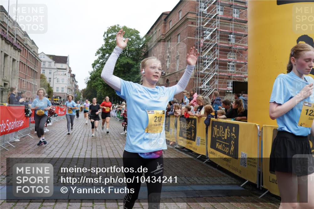 13.09.2026 - Kiel Lauf Yannick Fuchs http://msf.ph/oto/10434241 13.09.2026 09:47:58 Ziel 122, 218, 366, 1713, 1743, 2241, 2755, 3812, 4225, 4288, 4365, 4460, 4710, 5215, 6242, 6809, 6942, 7258, 8096, 9694, 10823, 11396, 11654, 12007, 12167, 12393, 390, 466, 544, 591, 2870, 3192, 3373, 3629, 3735, 4011, 4103, 4365, 4400, 4460, 4479, 4480, 4952, 5517, 6072, 6078, 6639, 6696, 7767, 8096, 8503, 8540, 8777, 8833, 9528, 9634, 9697, 9936, 10789, 11654, 12099, 872, 1047, 1227, 1976, 2656, 2671, 2970, 4219, 4467, 7070, 7247, 7481, 8080, 9755, 10200, 10555 meine-sportfotos.de