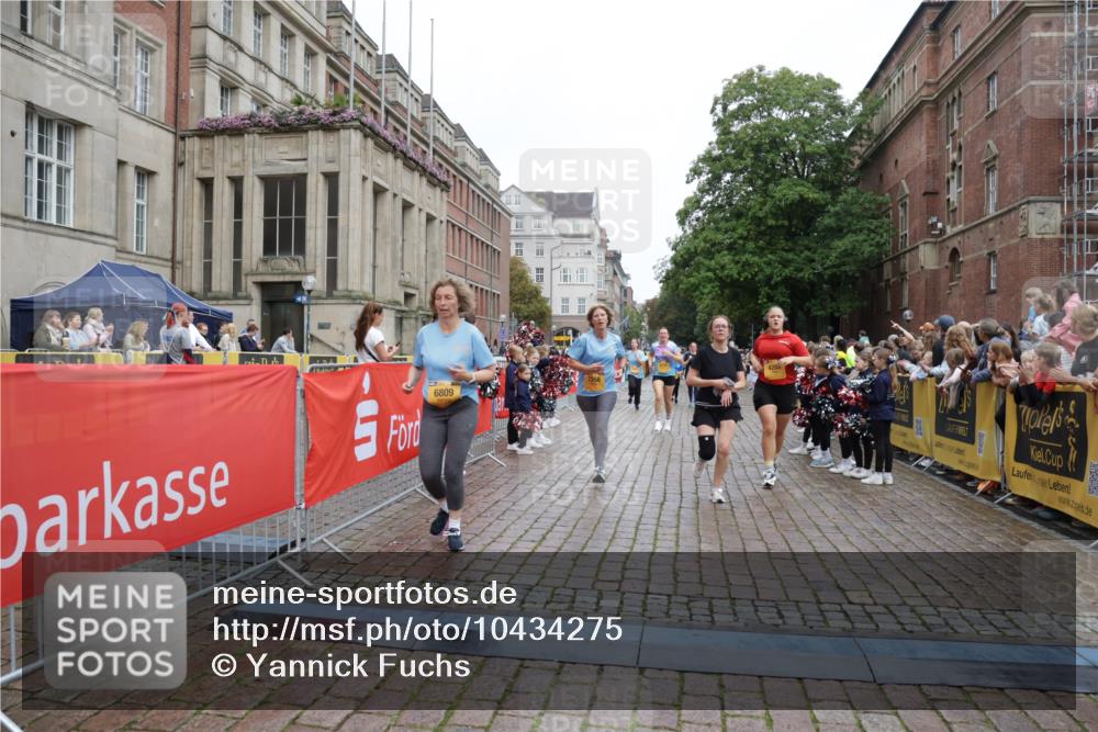 13.09.2026 - Kiel Lauf Yannick Fuchs http://msf.ph/oto/10434275 13.09.2026 09:47:59 Ziel 122, 218, 366, 1713, 1743, 2241, 2755, 3812, 4225, 4288, 4467, 4710, 5215, 6242, 6809, 6942, 7258, 9694, 10823, 11396, 12007, 12167, 12393, 390, 466, 591, 3192, 3373, 3629, 3735, 4011, 4103, 4365, 4400, 4460, 4479, 4480, 4952, 5517, 6072, 6078, 6639, 6696, 7767, 8096, 8503, 8540, 8777, 8833, 9528, 9634, 9697, 9936, 10789, 11654, 12099, 872, 1047, 1227, 1976, 2656, 2671, 2970, 4219, 5185, 5825, 7070, 7247, 7481, 8080, 9755, 10200, 10555 meine-sportfotos.de