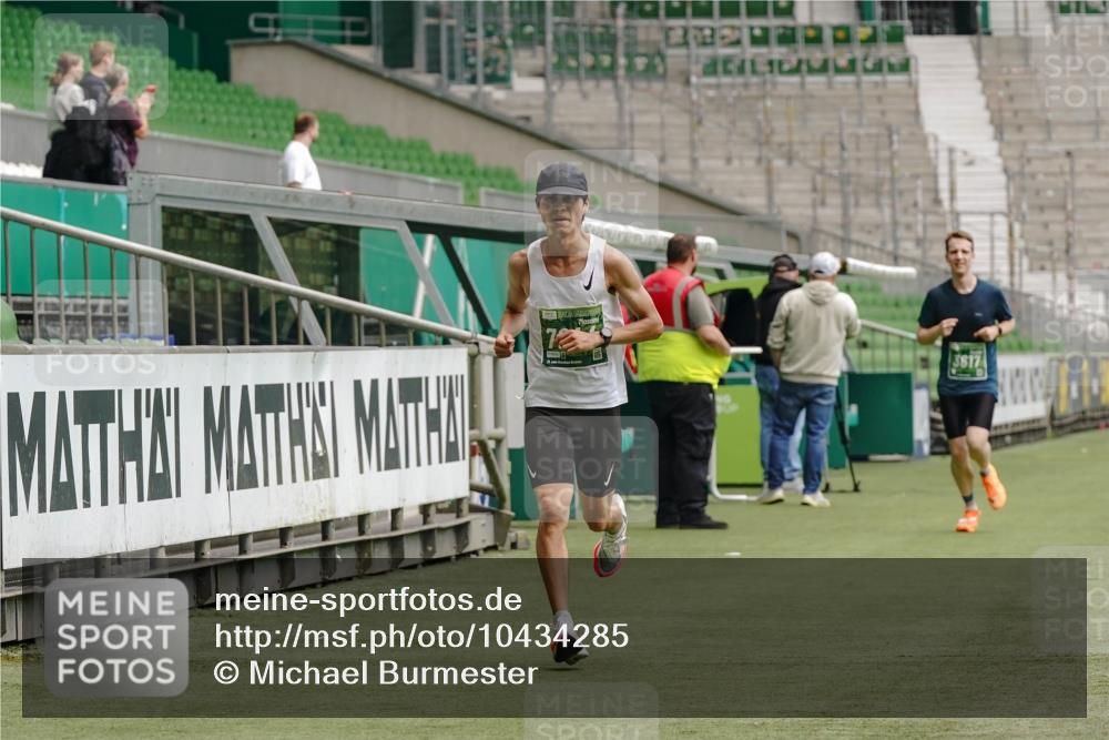 13.09.2026 - 21. swb-Marathon Bremen Michael Burmester http://msf.ph/oto/10434285 13.09.2026 12:36:01 Laufen im Stadion 250, 272, 365, 850, 1288, 1550, 1875, 1993, 4232, 7692, 7768, 8075, 13033, 417, 482, 573, 668, 943, 1020, 1126, 1507, 1606, 1629, 2100, 7741, 8044 meine-sportfotos.de