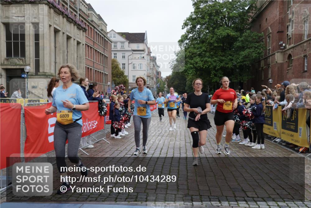 13.09.2026 - Kiel Lauf Yannick Fuchs http://msf.ph/oto/10434289 13.09.2026 09:48:00 Ziel 122, 218, 366, 1713, 1743, 2241, 2755, 3812, 4225, 4288, 4467, 4710, 5215, 6242, 6809, 6942, 7258, 9694, 10823, 11396, 12007, 12167, 12393, 390, 466, 591, 1743, 3192, 3373, 3629, 3735, 4011, 4103, 4365, 4400, 4460, 4479, 4480, 4952, 5517, 6072, 6078, 6639, 6696, 7767, 8096, 8503, 8540, 8777, 8833, 9528, 9634, 9697, 9936, 10789, 11396, 11654, 12099, 872, 1047, 1227, 1976, 2656, 2671, 2970, 4219, 5185, 5825, 6464, 7070, 7247, 7481, 8080, 9755, 10200, 10555 meine-sportfotos.de