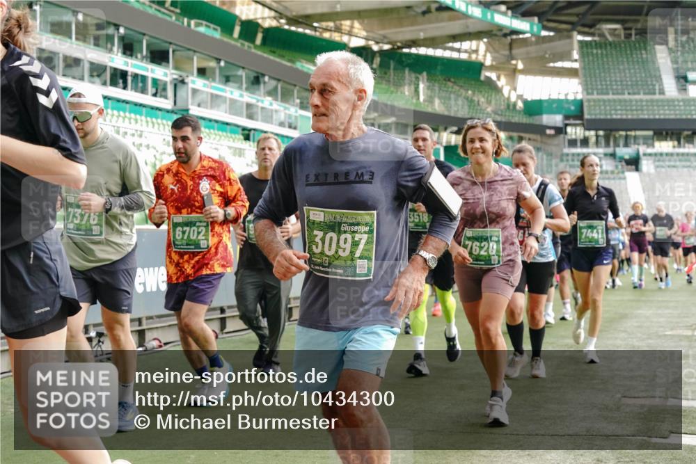 13.09.2026 - 21. swb-Marathon Bremen Michael Burmester http://msf.ph/oto/10434300 13.09.2026 13:33:08 Laufen im Stadion 155, 344, 350, 386, 428, 490, 594, 617, 690, 765, 786, 787, 1001, 1051, 1098, 1133, 1292, 1326, 1377, 1427, 1557, 1591, 1592, 1661, 1760, 1801, 1869, 1897, 1923, 1996, 2077, 2132, 2226, 2230, 2231, 2253, 2270, 2274, 2320, 2344, 2374, 2399, 2400, 2456, 2479, 2514, 2515, 2523, 2539, 2543, 2556, 2616, 2630, 2649, 2718, 2757, 2769, 2787, 2848, 2945, 2982, 3014, 3350, 3379, 3443, 3503, 3572, 3577, 3601, 3614, 3644, 3746, 3797, 3875, 3901, 3911, 3952, 3960, 4001 meine-sportfotos.de